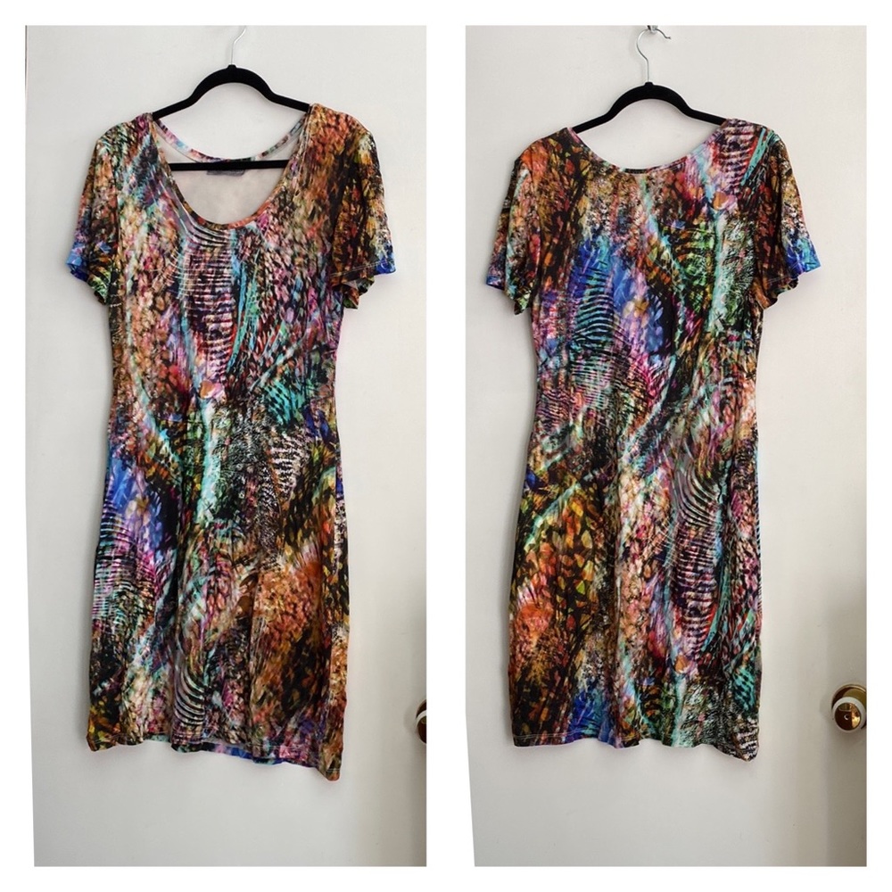 Colorful Abstract Bodycon Dress… super stretchy!!!  Size M